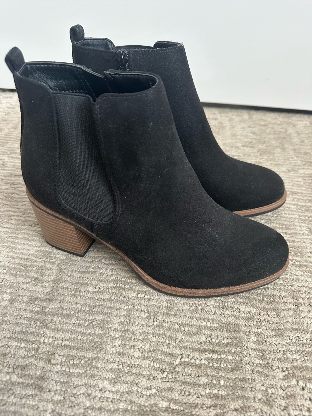 White Mountain Women's Black Suede Block Heel Ankle Boot